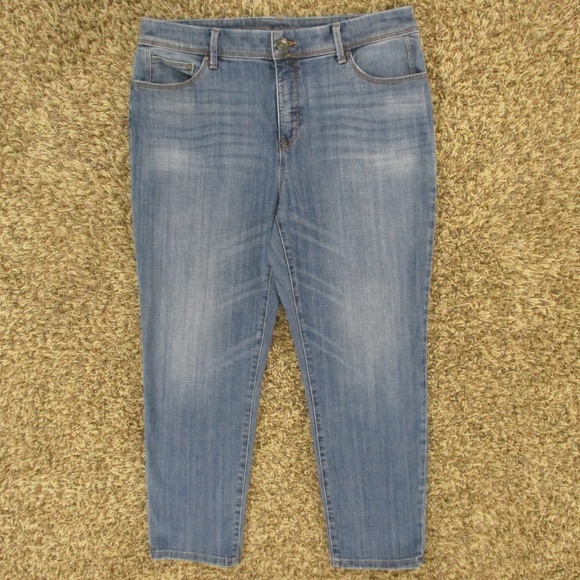 Chico's Jeans Women's 1 Medium Wash So Slimming Girlfriend Crop‎ Stretch Denim - Picture 1 of 7